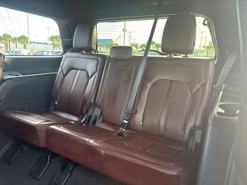Used 2024 Ford Expedition Limited RWD image 19