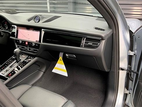 New 2025 Porsche Macan image 22