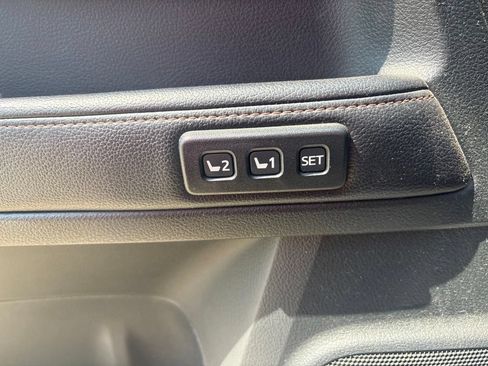 Used 2016 Toyota 4Runner Limited AWD/4WD image 10