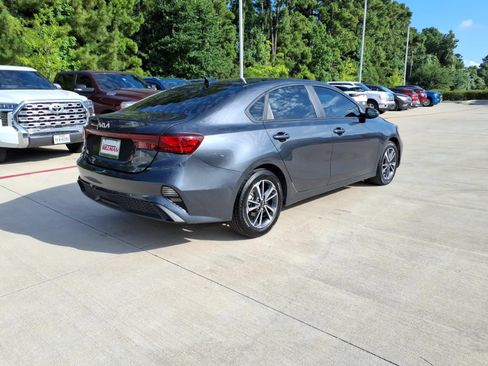 Used 2024 Kia Forte LXS FWD image 6