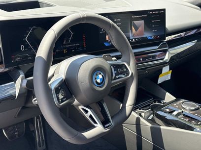New 2026 BMW 550e xDrive w/ Premium Package