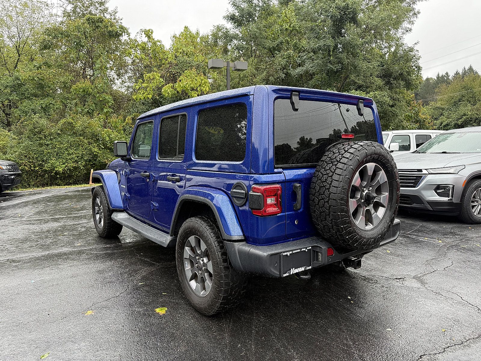 Used 2019 Jeep Wrangler Unlimited Sahara AWD/4WD image 4