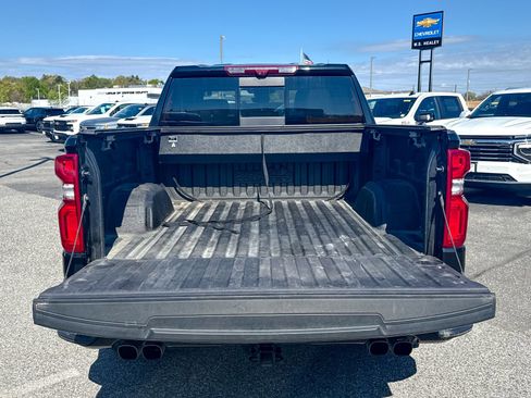 Used 2024 Chevrolet Silverado 1500 High Country w/ Technology Package AWD/4WD image 13