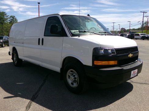 Used 2019 Chevrolet Express 3500 Extended w/ Driver Convenience Package RWD image 7