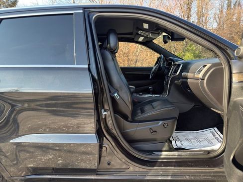 Used 2014 Jeep Grand Cherokee Overland w/ Advanced Technology Group AWD/4WD image 24
