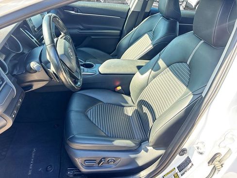 Used 2023 Toyota Camry SE image 19