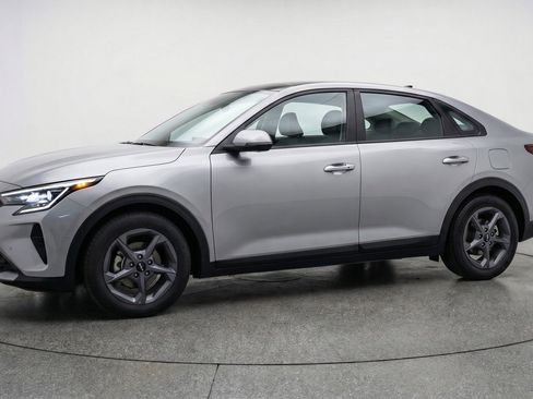 Used 2025 Kia K4 LXS image 3