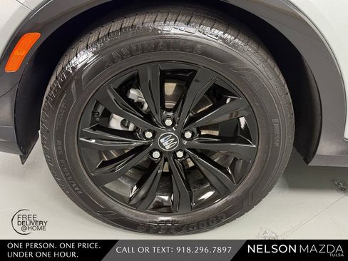 Used 2025 Buick Envista Sport Touring w/ Convenience II Package FWD image 13