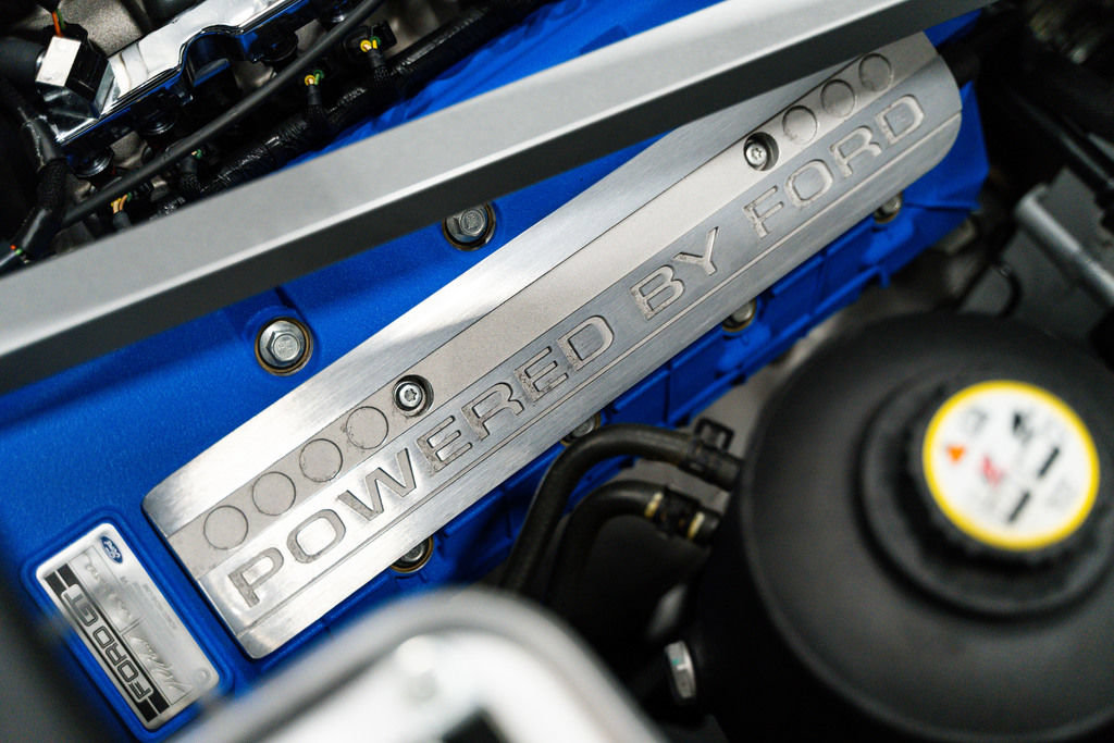 Used 2005 Ford GT RWD image 9