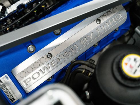 Used 2005 Ford GT RWD image 9
