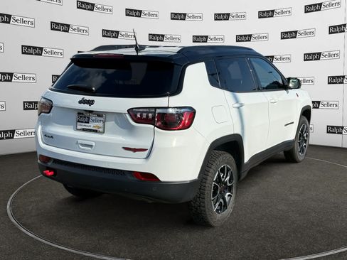 Used 2025 Jeep Compass Trailhawk AWD/4WD image 6