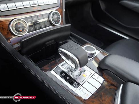 Used 2013 Mercedes-Benz SL 550 w/ Premium Pkg image 39