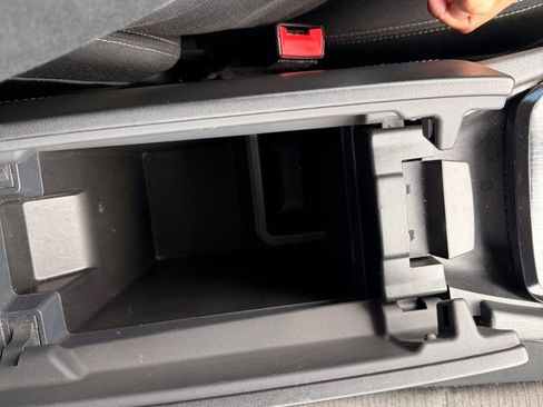 Used 2023 Nissan Rogue SV image 18