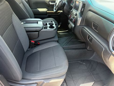 Used 2021 Chevrolet Silverado 1500 LT AWD/4WD image 32