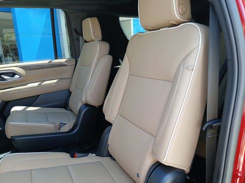 Used 2024 Chevrolet Suburban Premier AWD/4WD image 23