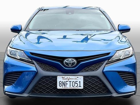 Used 2020 Toyota Camry SE w/ Carpet Mat Package FWD image 3