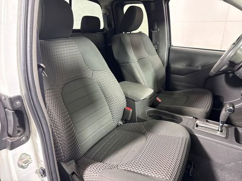 Used 2019 Nissan Frontier SV AWD/4WD image 14