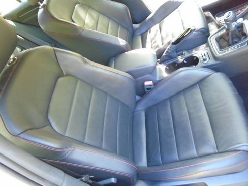 Used 2016 Volkswagen GTI SE w/ Driver Assistance Package image 23