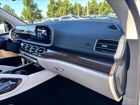 Used 2022 Mercedes-Benz GLS 450 4MATIC image 27