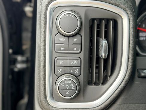 Used 2019 Chevrolet Silverado 1500 High Country w/ Technology Package AWD/4WD image 38