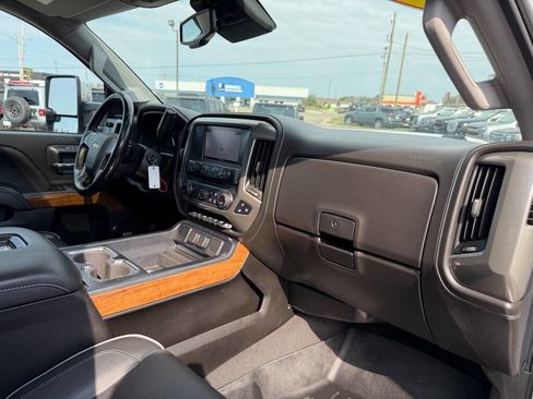 Used 2019 Chevrolet Silverado 2500 High Country w/ Duramax Plus Package image 31