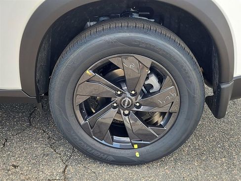 New 2026 Nissan Rogue SV w/ Cold Weather Package AWD/4WD image 4