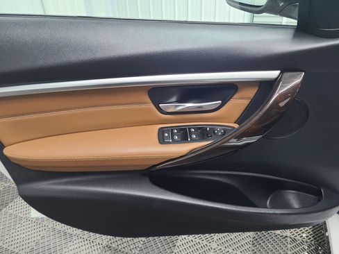 Used 2017 BMW 330i xDrive Wagon image 23