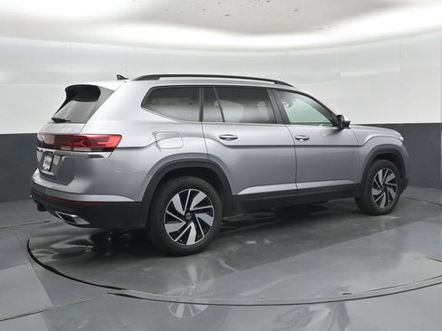 Used 2025 Volkswagen Atlas SE FWD image 28