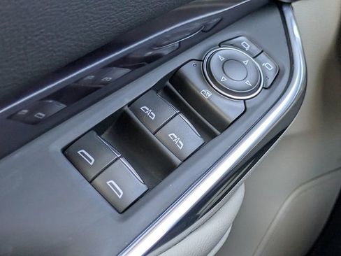 Certified 2023 Cadillac XT4 Luxury w/ Cold Weather Package image 27