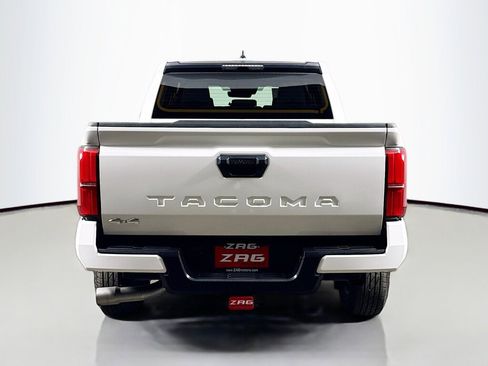 Used 2025 Toyota Tacoma SR5 image 4