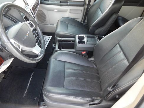 Used 2010 Chrysler Town & Country Touring Plus image 25