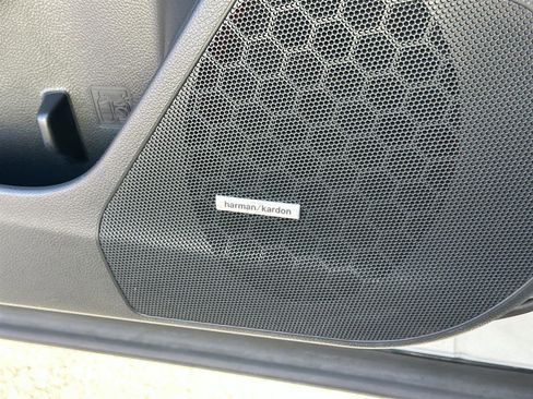 Used 2017 Subaru Forester 2.5i Limited image 29