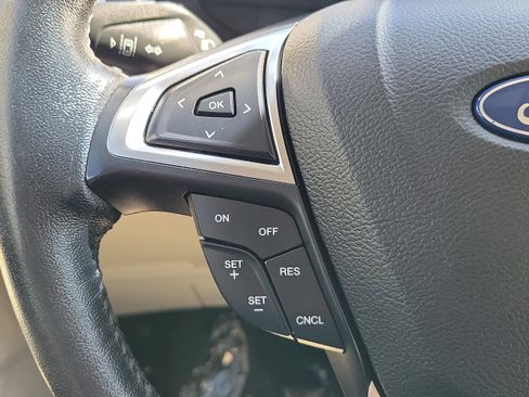 Used 2019 Ford Edge Titanium FWD image 19