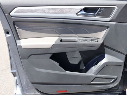 Used 2022 Volkswagen Atlas Cross Sport SE w/ Panoramic Sunroof Package AWD/4WD image 9