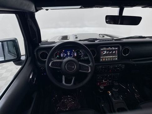 Used 2023 Jeep Wrangler Unlimited Rubicon 4xe image 21