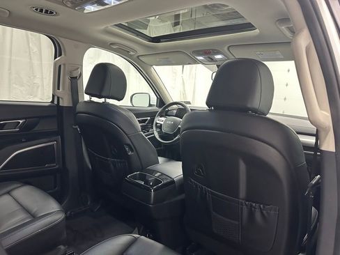 Used 2025 Kia Telluride S image 53