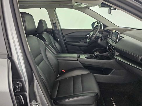 Used 2023 Nissan Rogue SV w/ SV Premium B Package FWD image 10