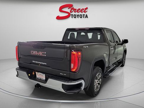 Used 2021 GMC Sierra 1500 SLT w/ SLT Convenience Package AWD/4WD image 4