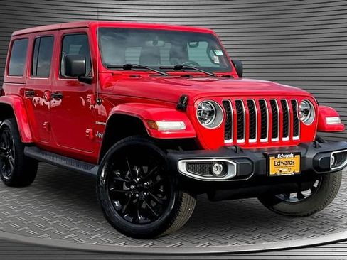 Used 2021 Jeep Wrangler Unlimited Sahara w/ Cold Weather Group AWD/4WD image 3