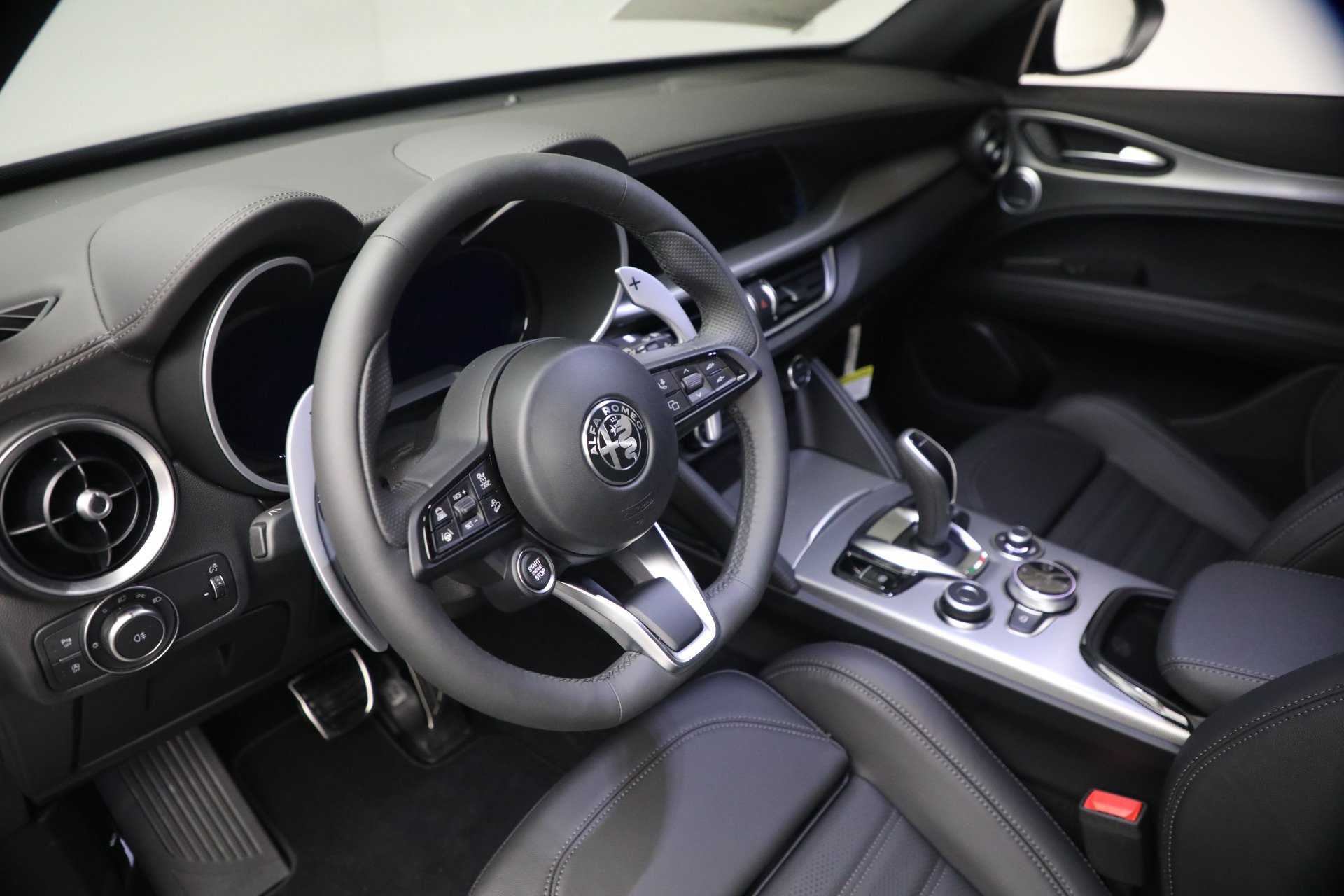 New 2026 Alfa Romeo Stelvio Sprint AWD/4WD image 21