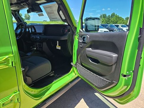 New 2025 Jeep Gladiator Rubicon w/ Safety Group image 79