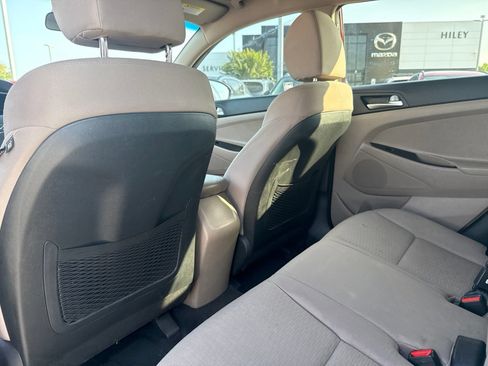 Used 2019 Hyundai Tucson SE FWD image 16