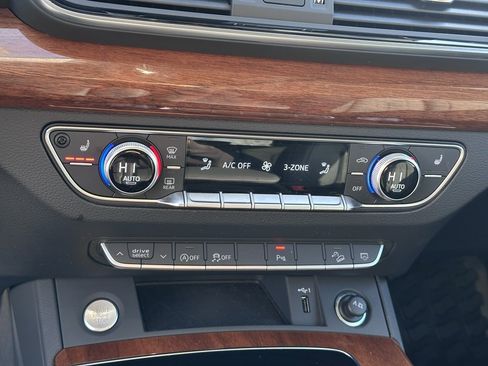 Used 2023 Audi Q5 2.0T Premium image 17