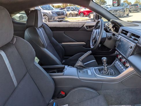 Used 2025 Toyota GR86 Premium image 15