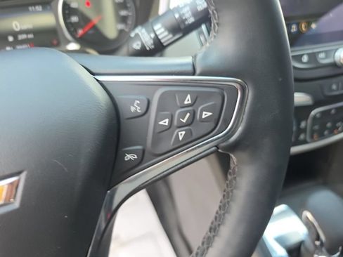 Used 2024 Chevrolet Equinox LT FWD image 16