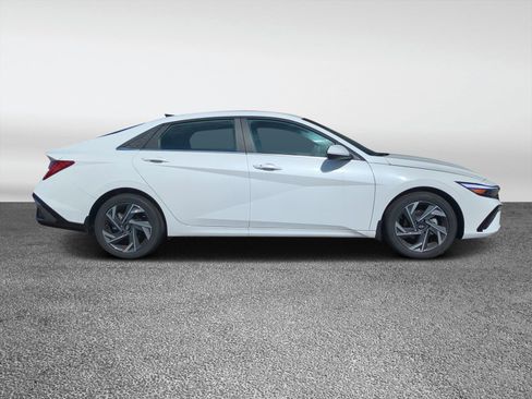 New 2025 Hyundai Elantra SEL w/ Cargo Package image 2