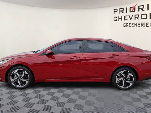 Used 2023 Hyundai Elantra SEL w/ Convenience Package FWD image 5