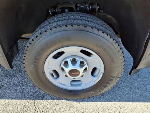 Used 2024 GMC Sierra 2500 Pro w/ Convenience Package image 9