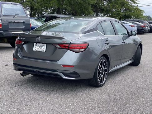 Used 2025 Nissan Sentra SR FWD image 3