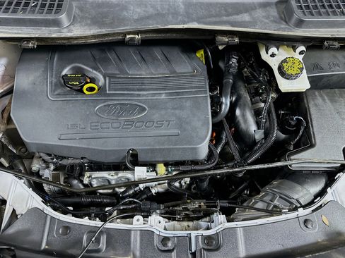 Used 2018 Ford Escape SE image 30